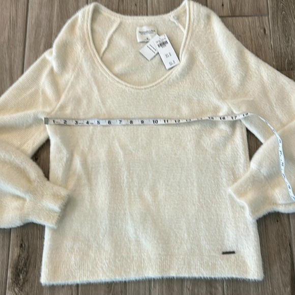 Abercrombie & Fitch sweater - Picture 5 of 5